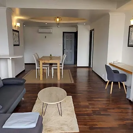 Apartment 7D,Retreat
