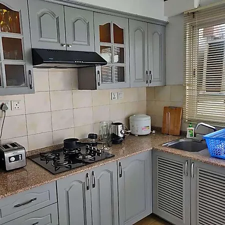 Apartment 7D,Retreat