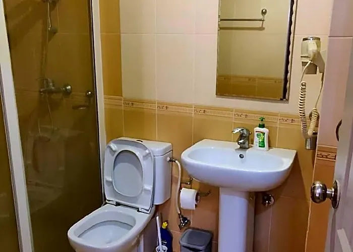 7d,retreat Hotel